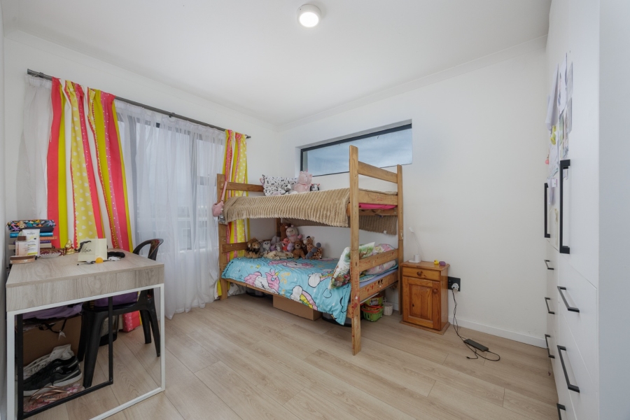 5 Bedroom Property for Sale in Rustdal Western Cape